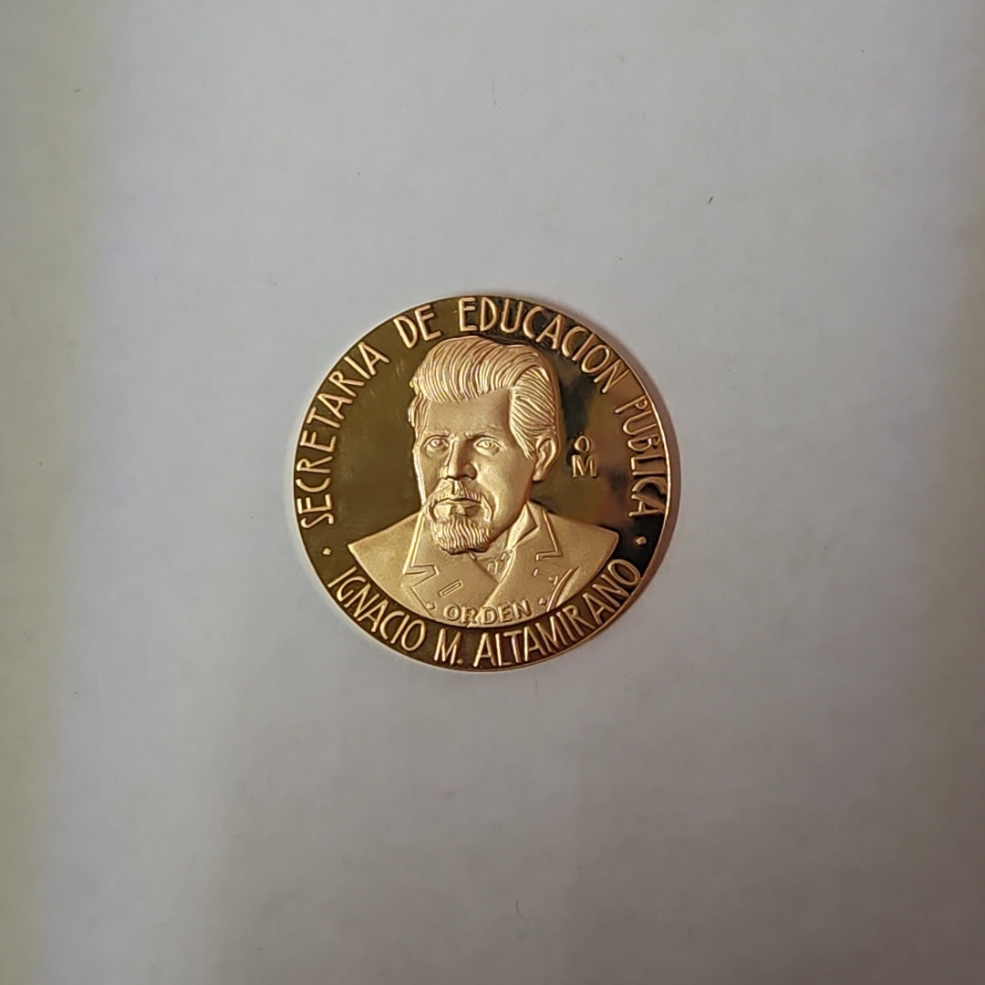 MEDALLA CONMEMORATIVA ORO 21 K 42 GRMS (SEMINUEVO)