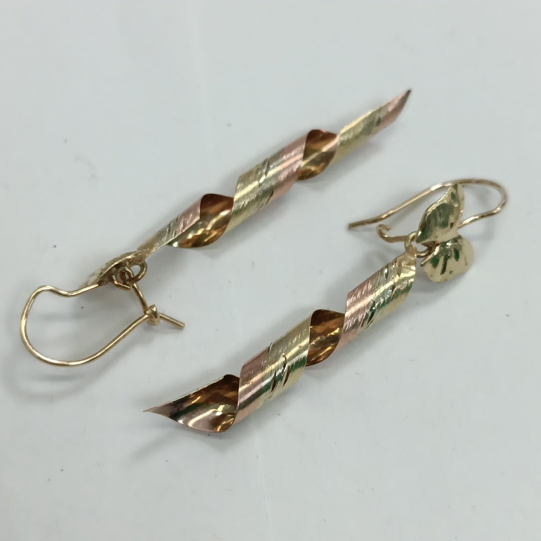 ARETES PAR ORO 14 K 1.9 GRMS (SEMINUEVO)