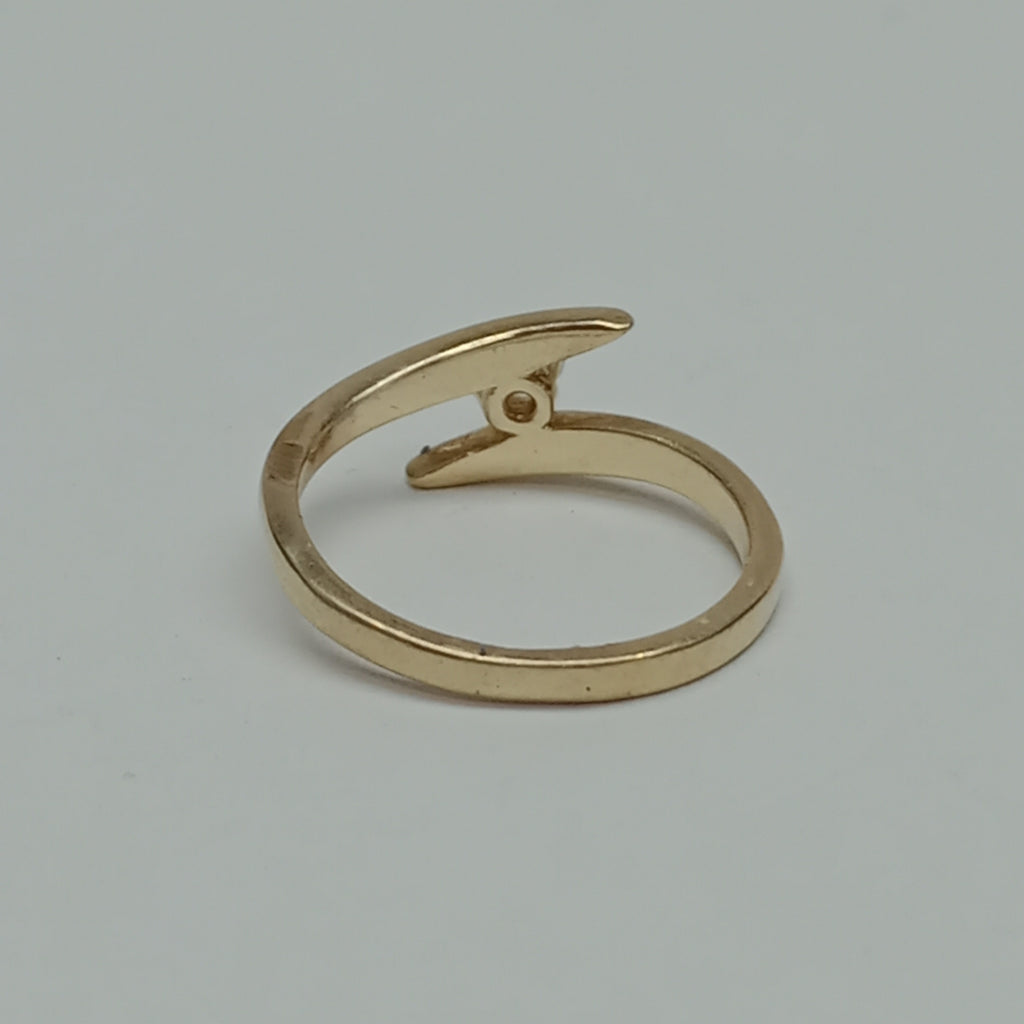 K1 2,50 GRMS 14 K ESPECIFICACIONES COMPLEMENTARIAS ANILLITO C UN DIAMTE 0.15 PTS (SEMINUEVO)