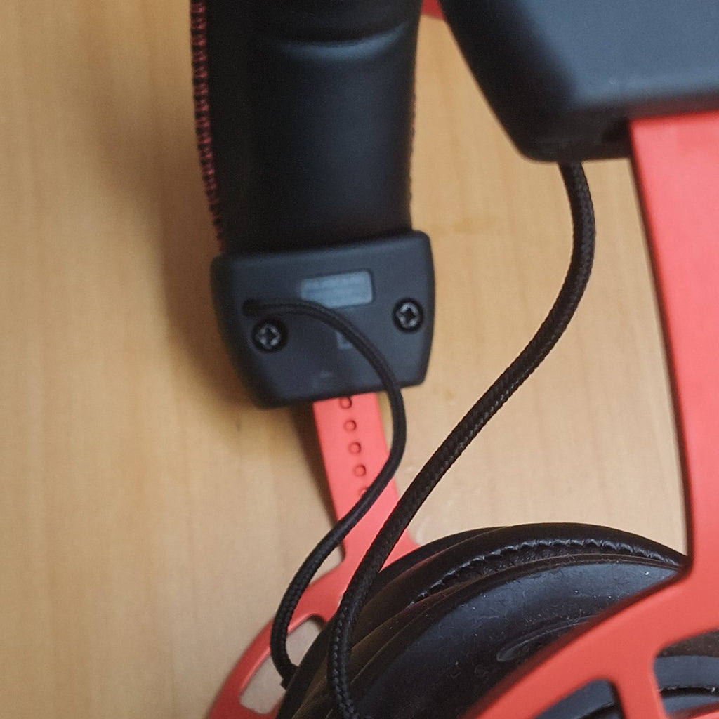 AUDIFONOS HYPERX CLOUD ALPHA HX-HSCA-RD ALAMBRICO OVER EAR (SEMINUEVO)