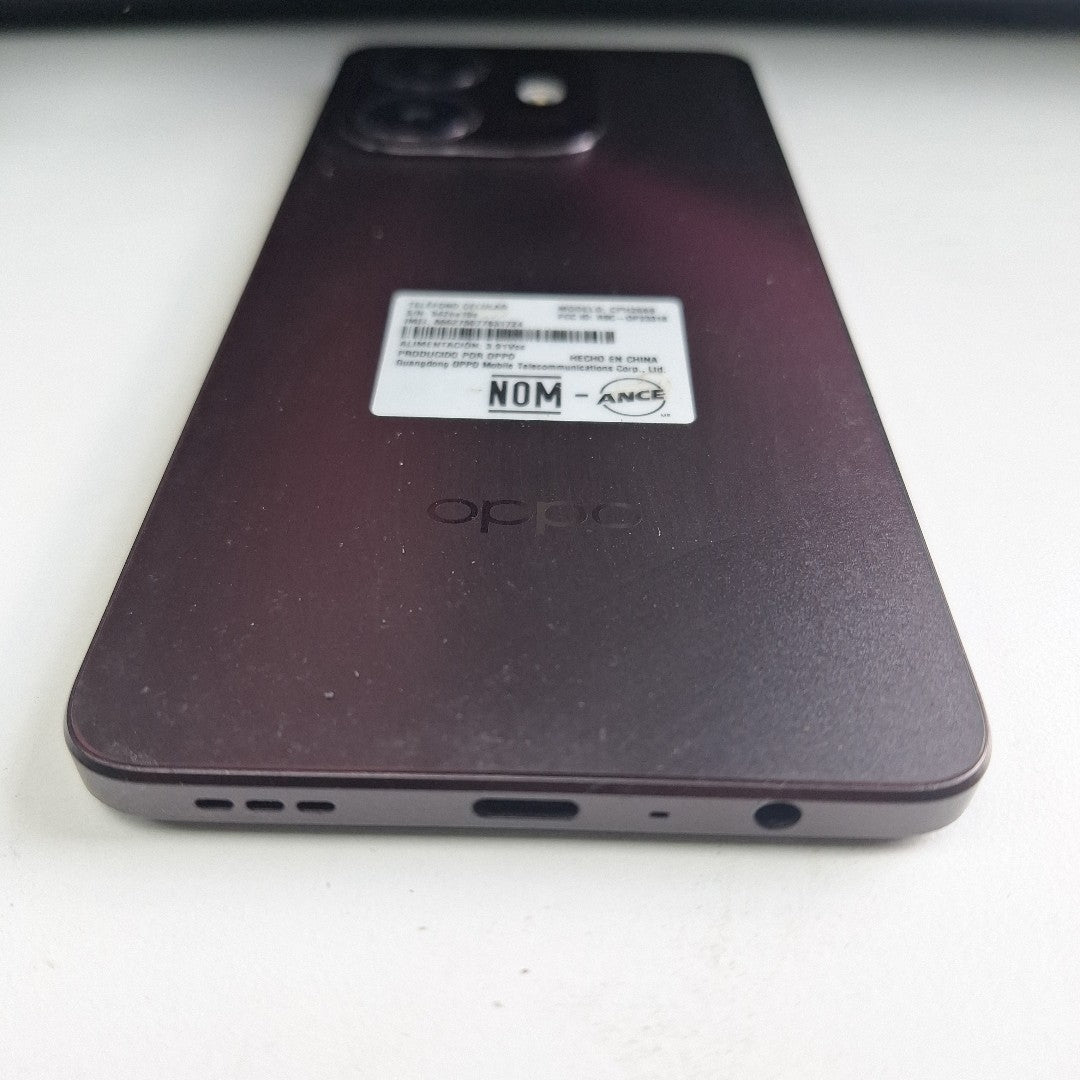 CELULAR OPPO  A40 CPH2669 (2024) 256 GB 4 GB RAM (SEMINUEVO)