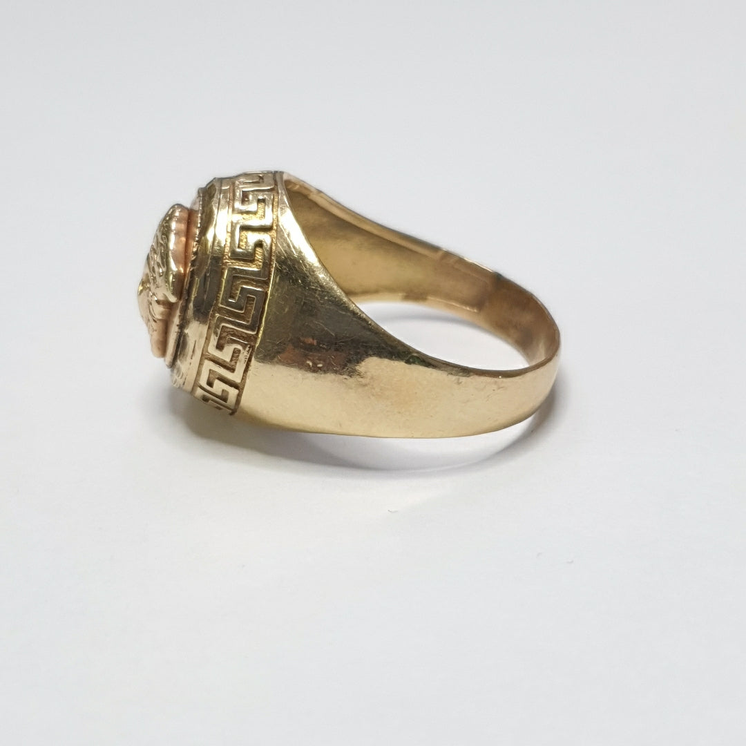 K1 8,00 GRMS 10 K ESPECIFICACIONES COMPLEMENTARIAS ANILLO CON GRABADO DE MEDUSA (SEMINUEVO)