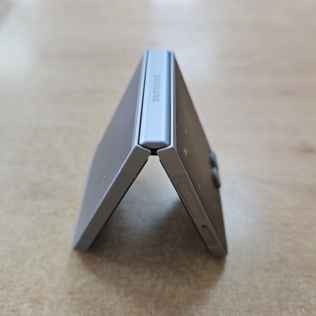 CELULAR SAMSUNG GALAXY Z FLIP6 SM-F741B (2024) 512 GB 12 GB RAM (SEMINUEVO)