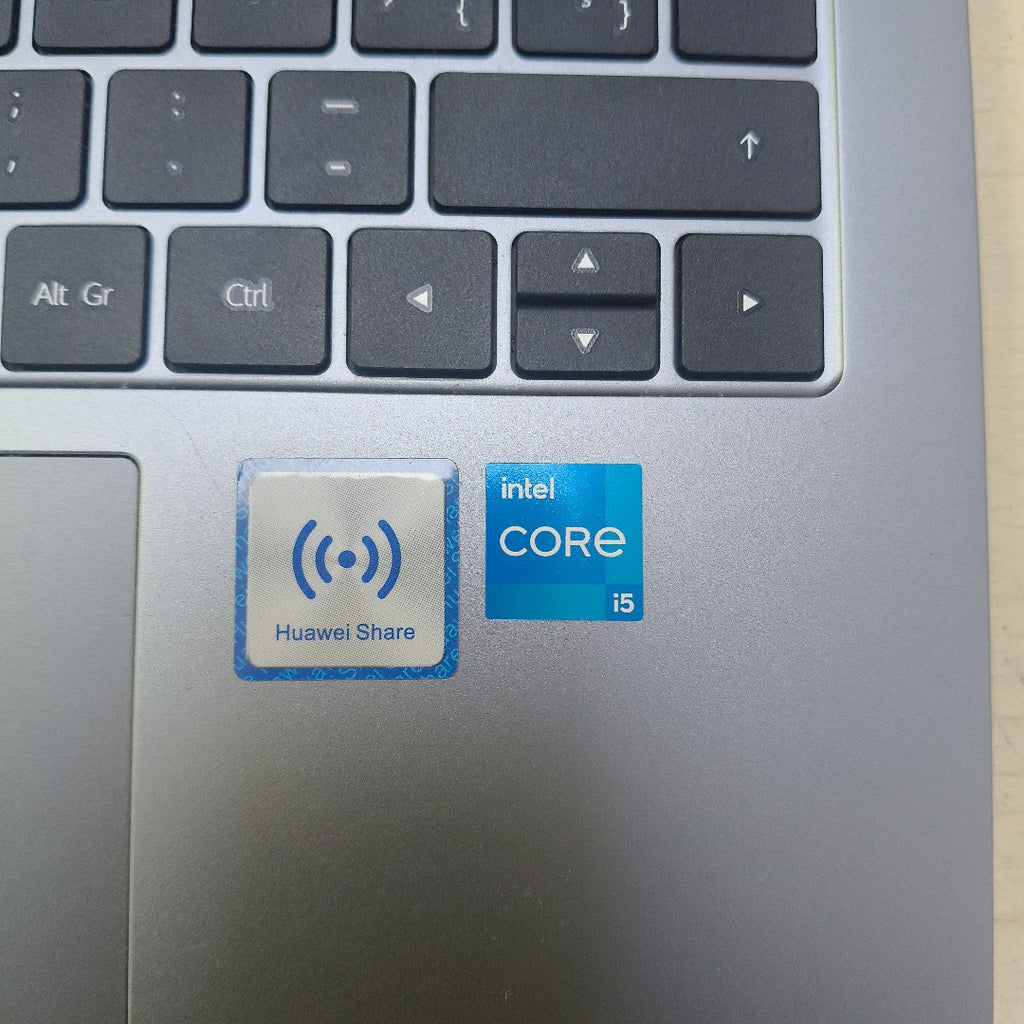 LAPTOP HUAWEI MATEBOOK D14 MDF-X (2024) 512 GB SSD 16 GB RAM (SEMINUEVO)
