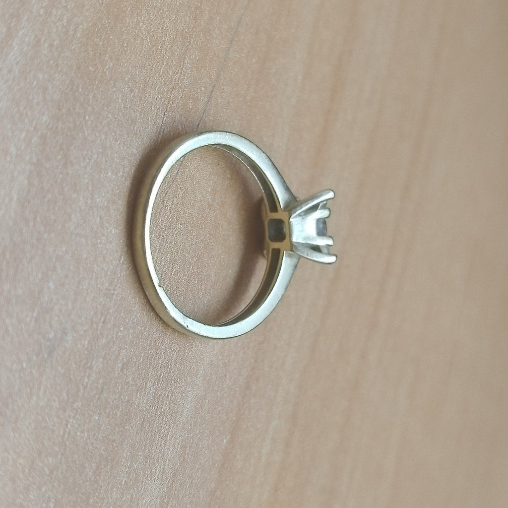 SOLITARIO ORO 14 K 2.3 GRMS (SEMINUEVO)