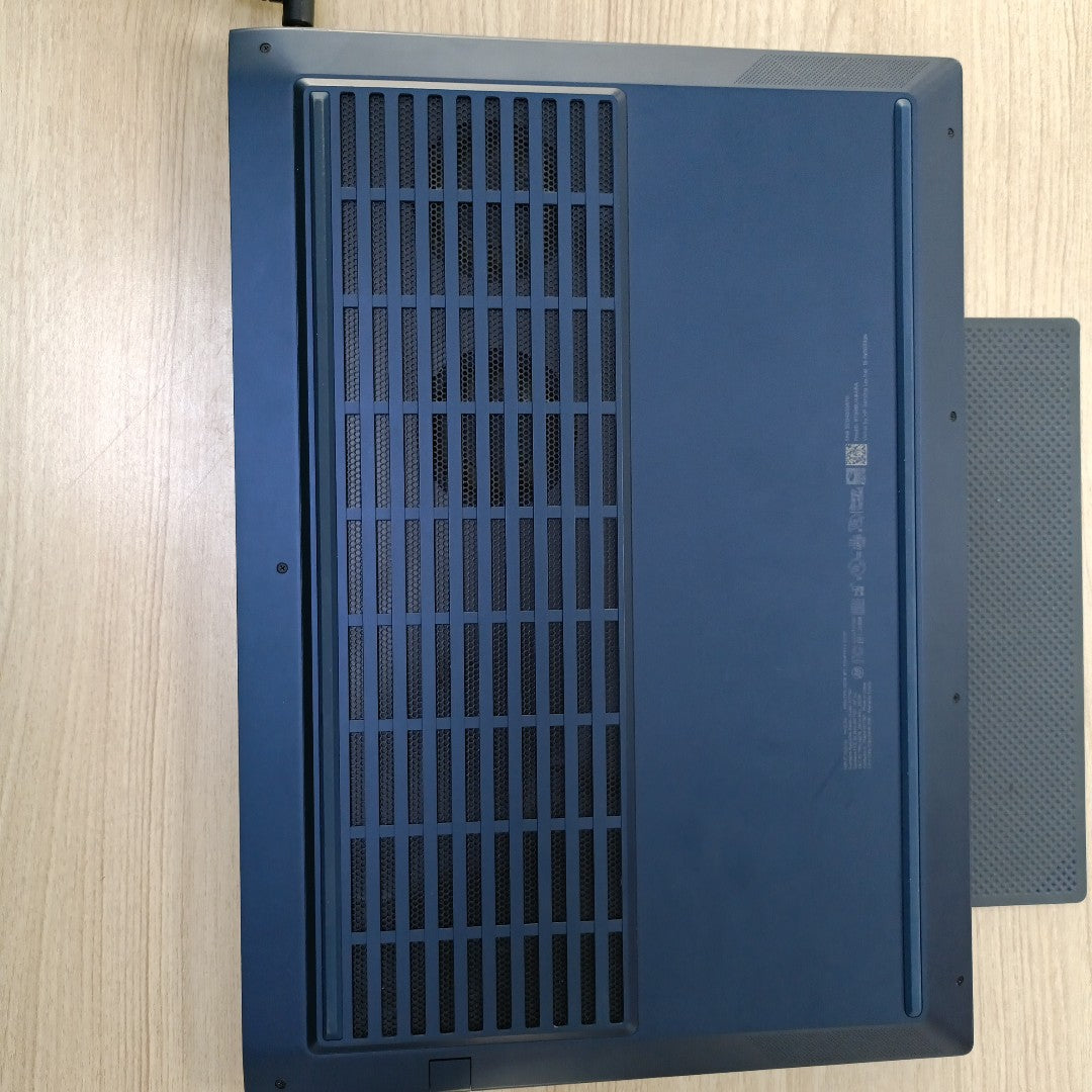 LAPTOP HP VICTUS 15-FA0033DX (2024) 512 GB SSD 8 GB RAM (SEMINUEVO)