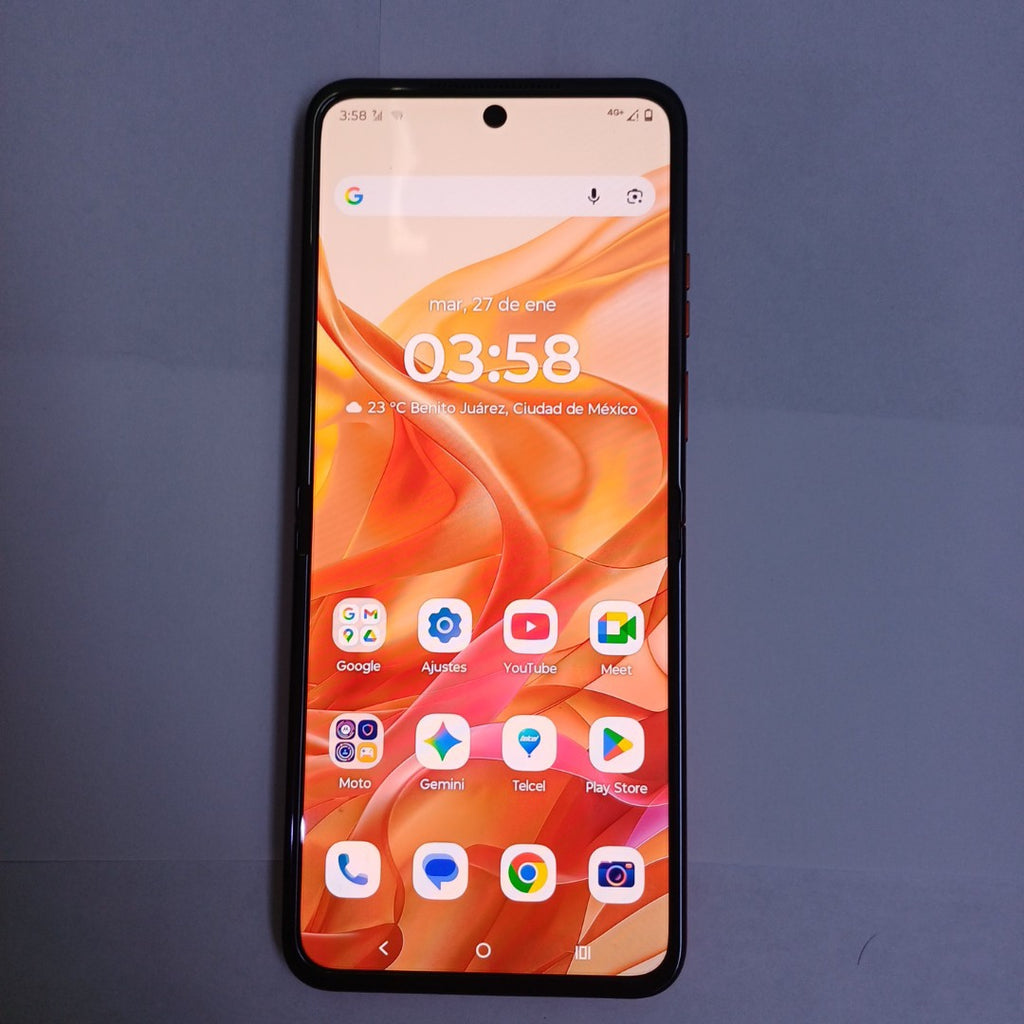 CELULAR MOTOROLA RAZR 50 5G XT2453-1 512 GB 12 GB RAM (SEMINUEVO)