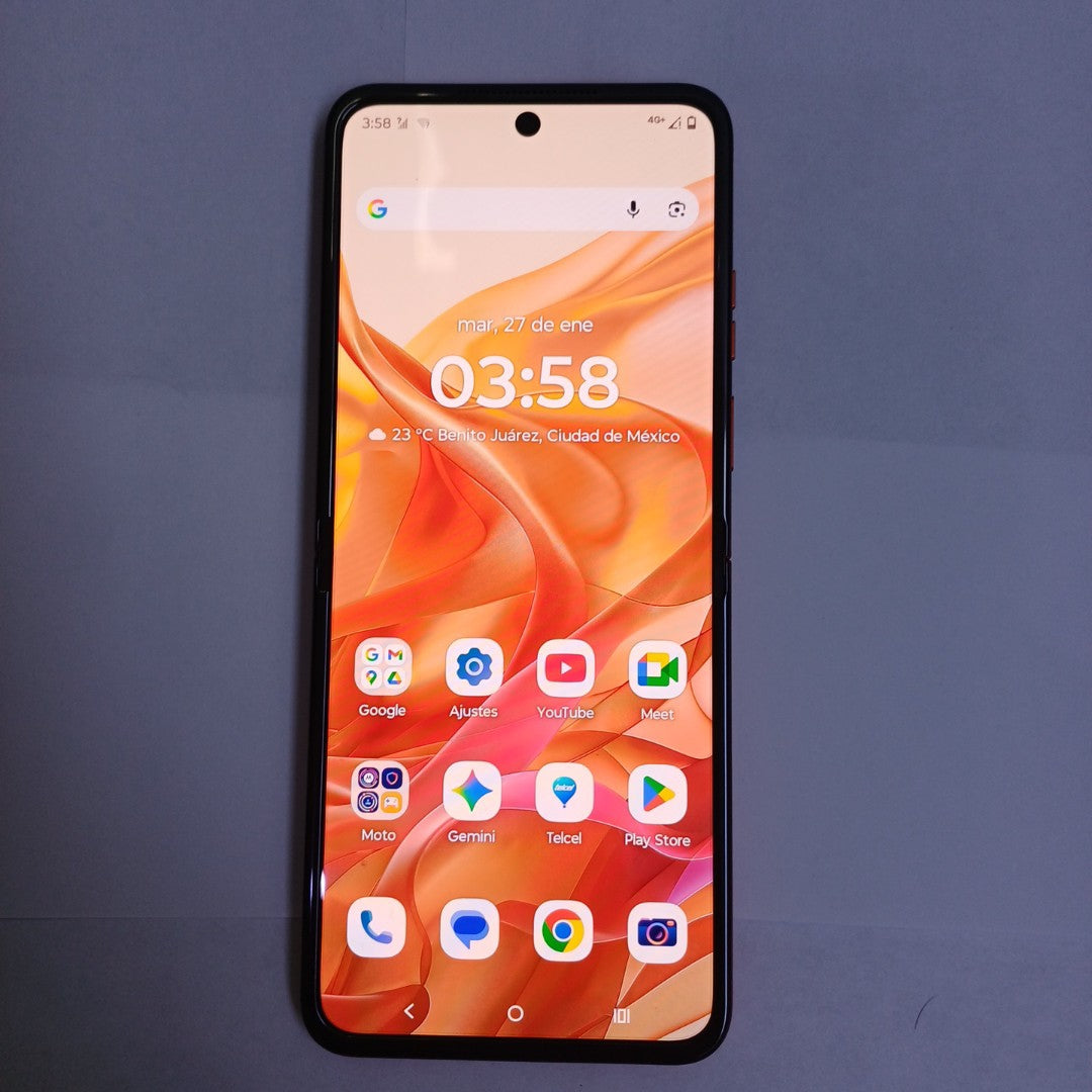CELULAR MOTOROLA RAZR 50 5G XT2453-1 512 GB 12 GB RAM (SEMINUEVO)
