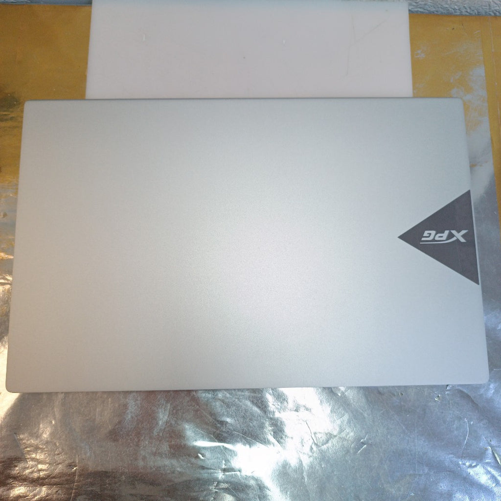 LAPTOP XPG XENIA XE 1 TB SSD 8 GB RAM