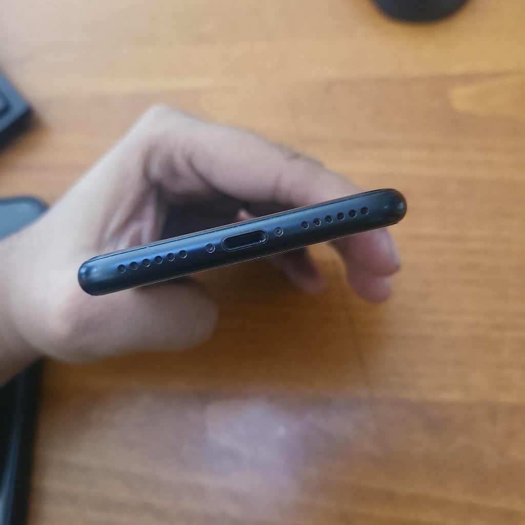 CELULAR APPLE IPHONE SE 3 A2595 64 GB 4 GB RAM (SEMINUEVO)