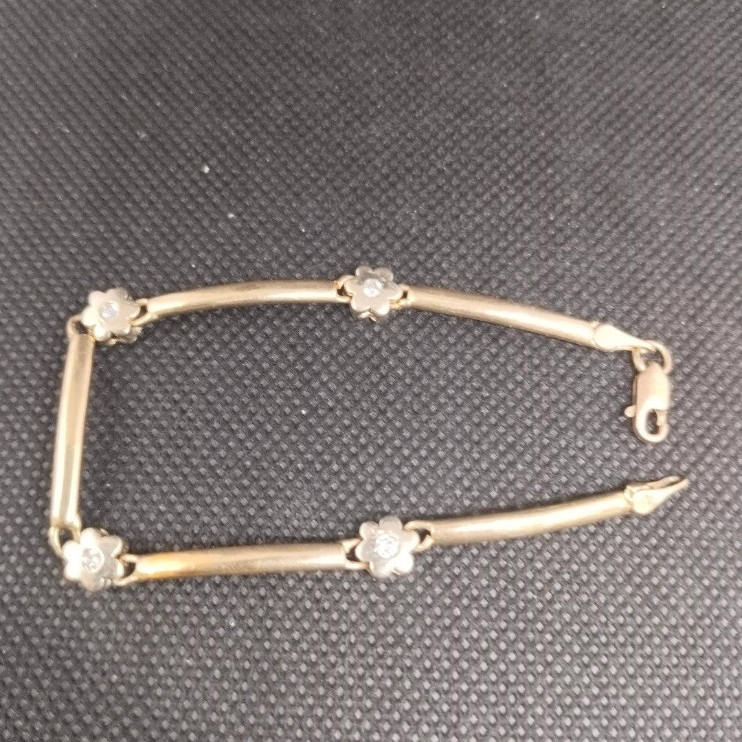 K1 9,50 GRMS 10 K ESPECIFICACIONES COMPLEMENTARIAS PULSERA HEVHURA ESPECIAL (SEMINUEVO)