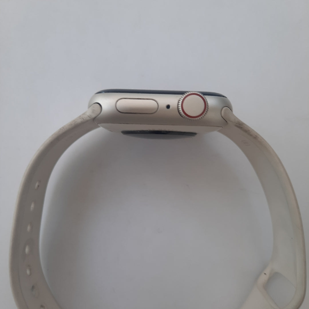 SMARTWATCH APPLE SE 2 ALUMINIO A2726 40 MM GPS + CELULAR (SEMINUEVO)