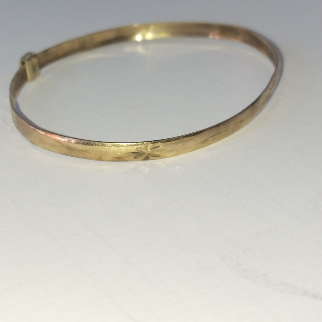 PULSERA RIGIDA ORO 10 K 2.6 GRMS (SEMINUEVO)
