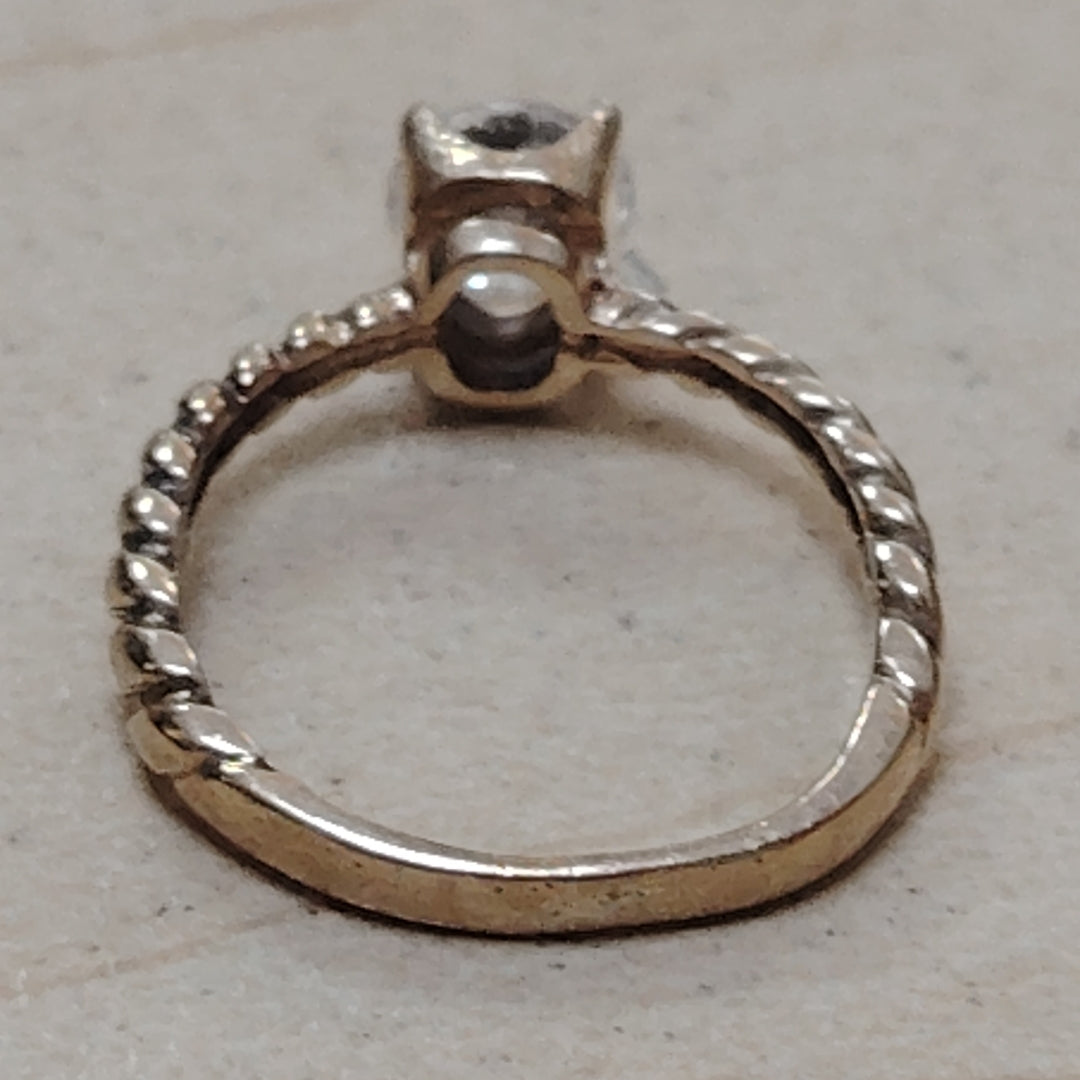 SOLITARIO ORO 10 K 2.2 GRMS (SEMINUEVO)