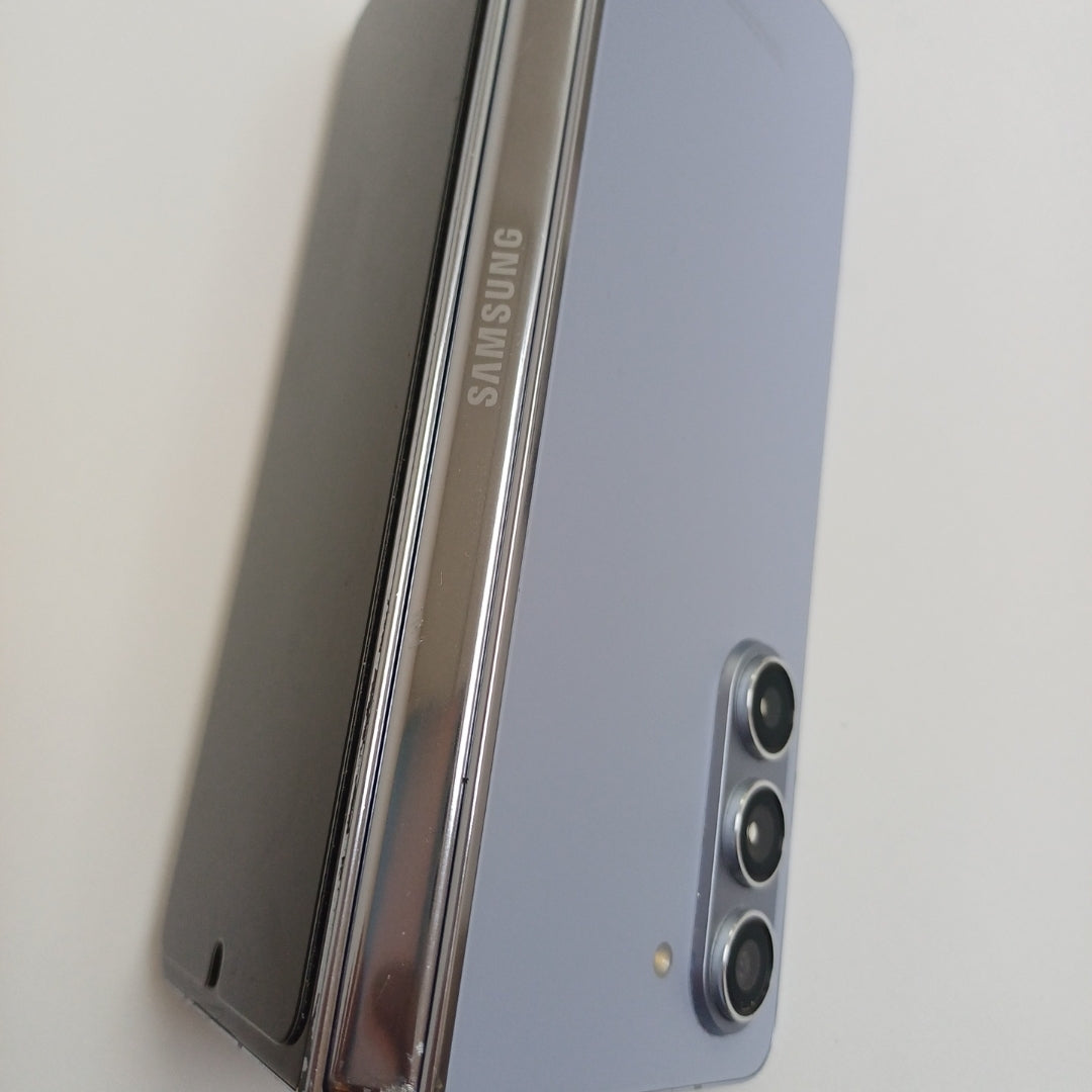 CELULAR SAMSUNG GALAXY Z FOLD5 SM-F946B (2023) 1 TB 12 GB RAM (SEMINUEVO)