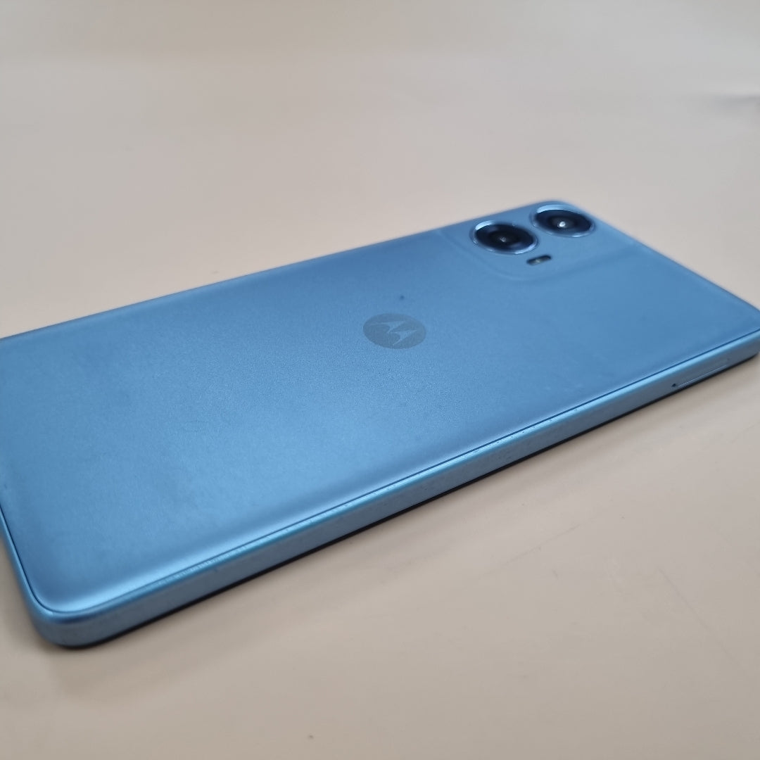 CELULAR MOTOROLA MOTO G24 POWER XT2425-1 (2024) 256 GB 8 GB RAM (SEMINUEVO)