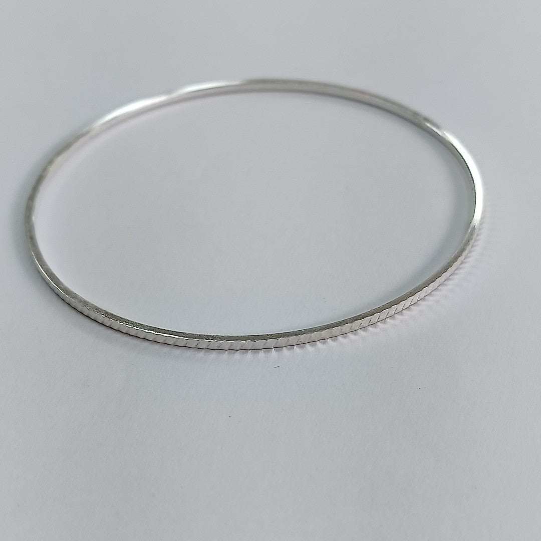 PULSERA RIGIDA PLATA 4.6 GRMS (SEMINUEVO)