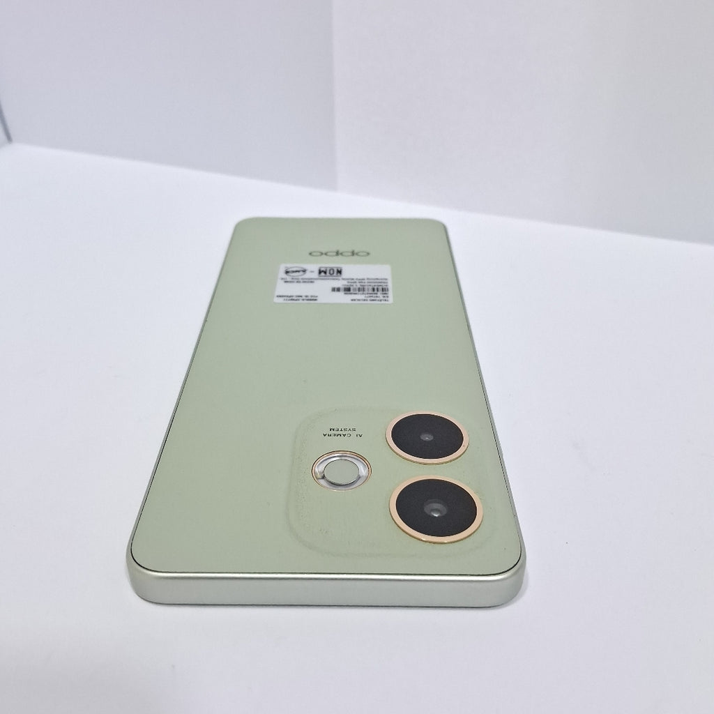 CELULAR OPPO  A5 PRO CPH2711 (2025) 256 GB 8 GB RAM (SEMINUEVO)