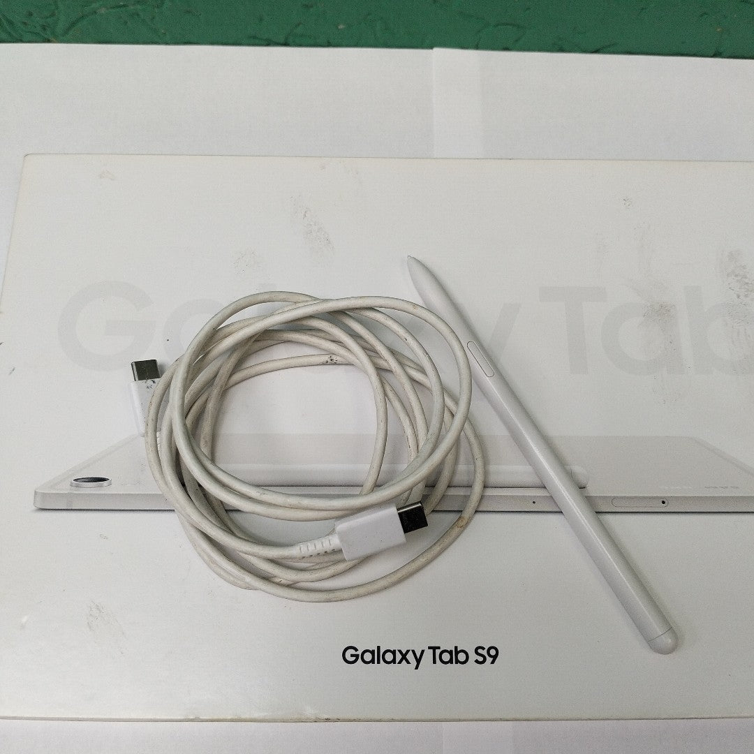 TABLETA SAMSUNG GALAXY TAB S9 SM-X710 (2023) 256 GB 12 GB RAM (SEMINUEVO)