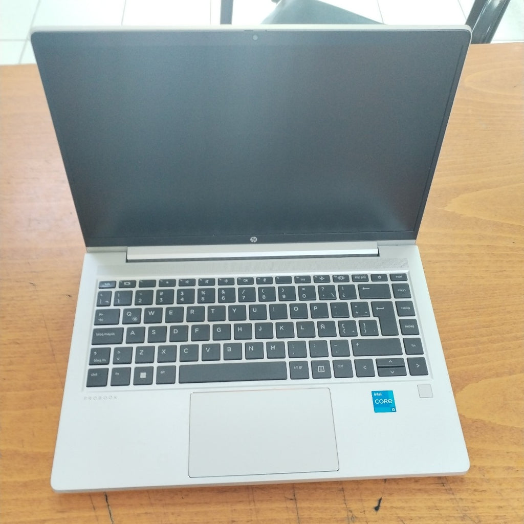 LAPTOP HP PROBOOK 440 G9 (2024) 512 GB SSD 16 GB RAM (SEMINUEVO)