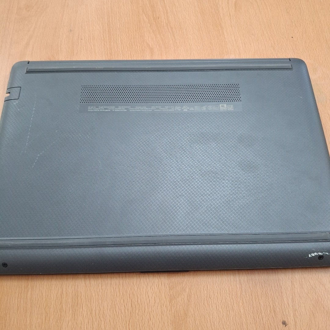 LAPTOP HP 240 G8 (2022) 500 GB  4 GB RAM (SEMINUEVO)