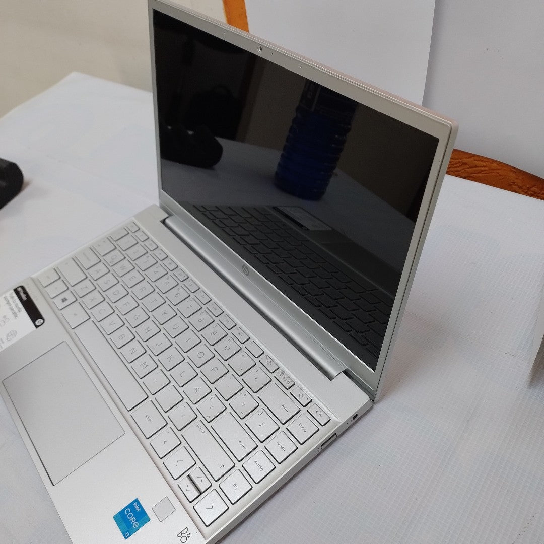 LAPTOP HP PAVILION 13-BB0501LA (2022) 256 GB SSD 8 GB RAM (SEMINUEVO)