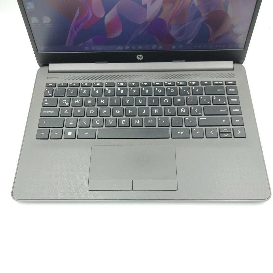 LAPTOP HP 245 G8 (2023) 256 GB SSD 8 GB RAM (SEMINUEVO)