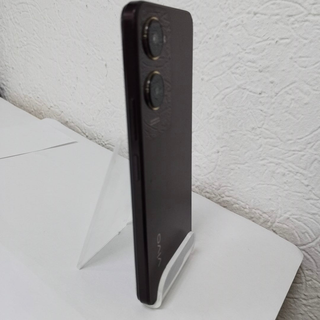 CELULAR VIVO Y18 V2333 256 GB 8 GB RAM (SEMINUEVO)