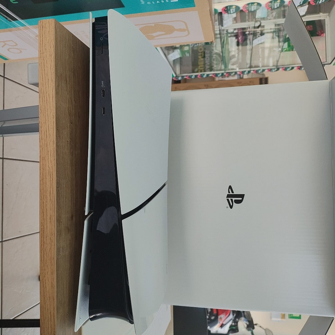 CONSOLA DE VIDEOJUEGO SONY PS5 DIGITAL 825 SSD (SEMINUEVO)