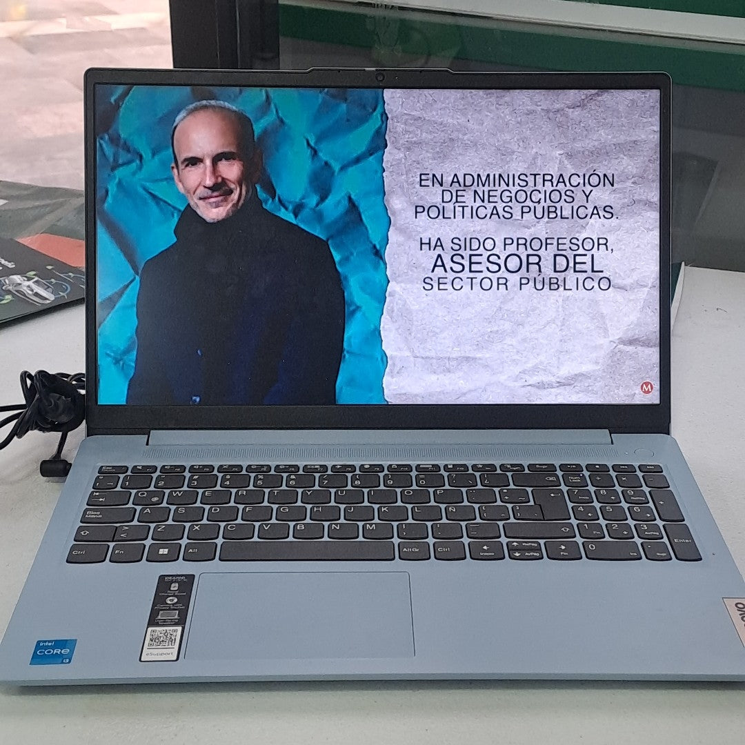 LAPTOP LENOVO IDEAPAD SLIM 3 15IAN8 (2023) 256 GB SSD 8 GB RAM (SEMINUEVO)