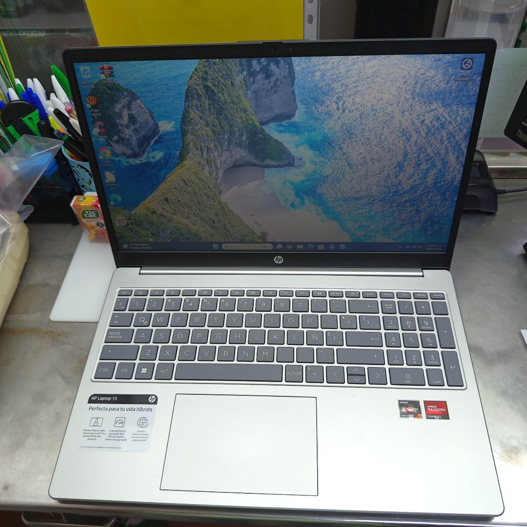 LAPTOP HP 15-FC0080LA (2024) 512 GB SSD 16 GB RAM (SEMINUEVO)