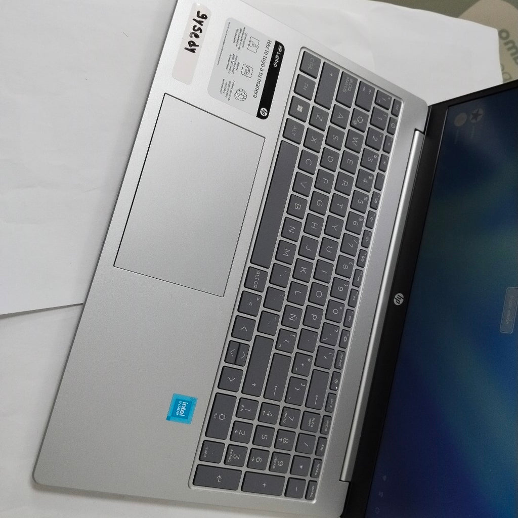 LAPTOP HP 15-FD0037LA  (2024) 512 GB SSD 8 GB RAM (SEMINUEVO)