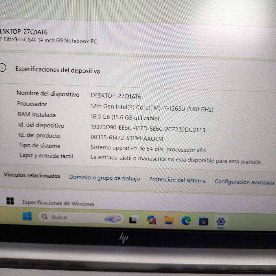 LAPTOP HP ELITEBOOK 840 G9 (2024) 256 GB SSD 16 GB RAM (SEMINUEVO)