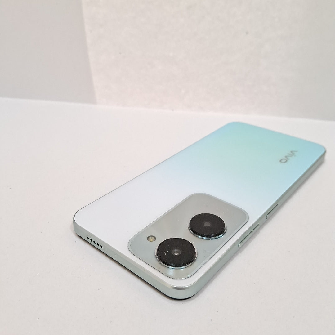 CELULAR VIVO Y18 V2333 128 GB 6 GB (SEMINUEVO)