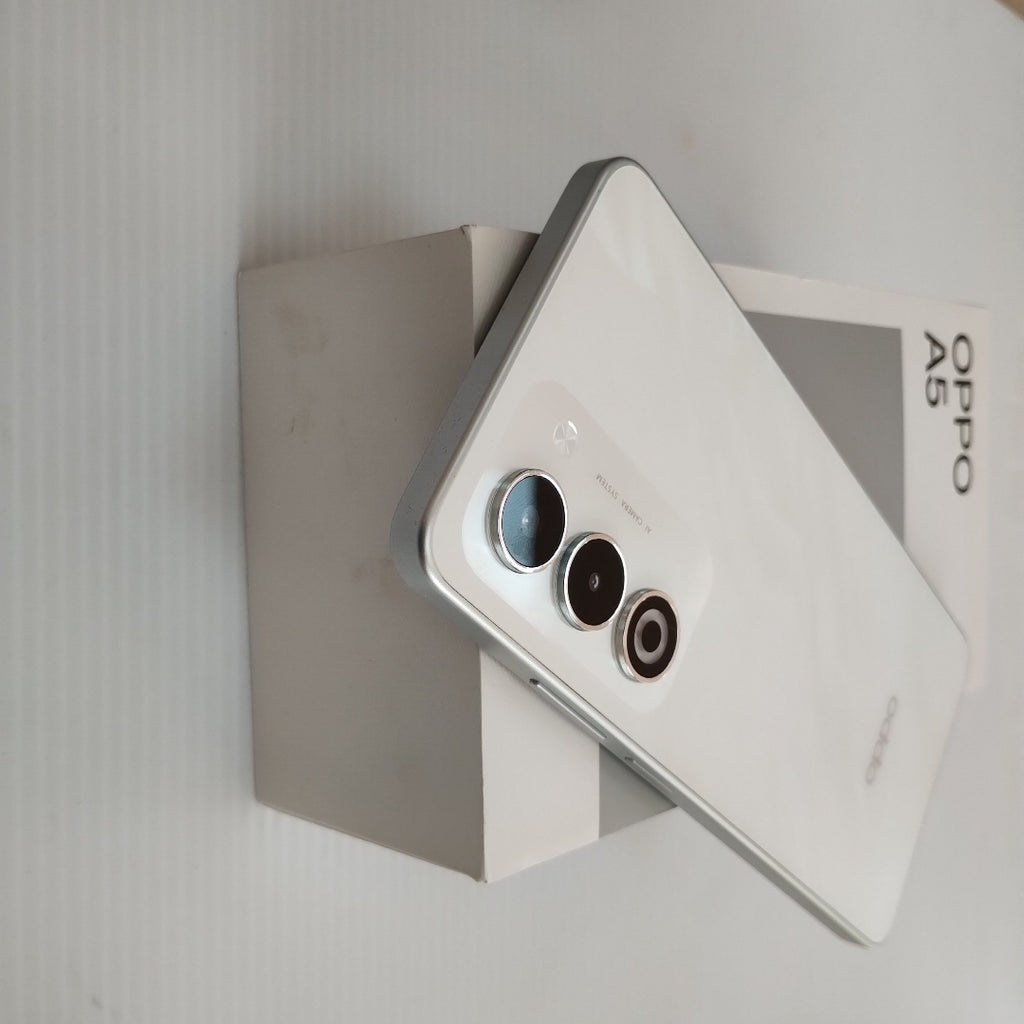 CELULAR OPPO  A5 CPH2727 (2025) 256 GB 4 GB RAM (SEMINUEVO)