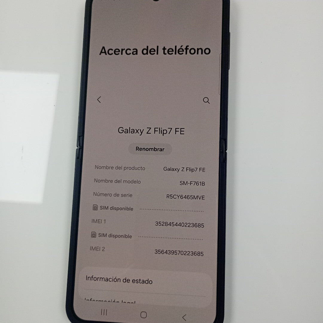 CELULAR SAMSUNG GALAXY Z FLIP7 FE SM-F761B (2025) 128 GB 8 GB RAM (SEMINUEVO)