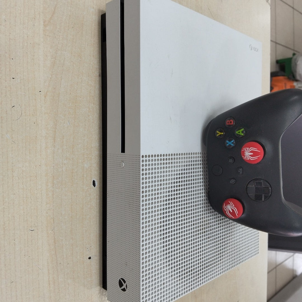 CONSOLA DE VIDEOJUEGO MICROSOFT XBOX ONE S 1 TB (SEMINUEVO)