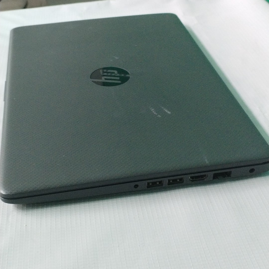 LAPTOP HP 240 G8 (2022) 500 GB  4 GB RAM (SEMINUEVO)