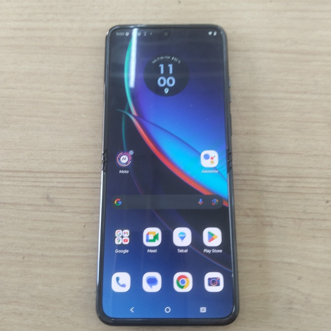CELULAR MOTOROLA RAZR 40 ULTRA XT2321-1 (2023) 512 GB 12 GB RAM (SEMINUEVO)