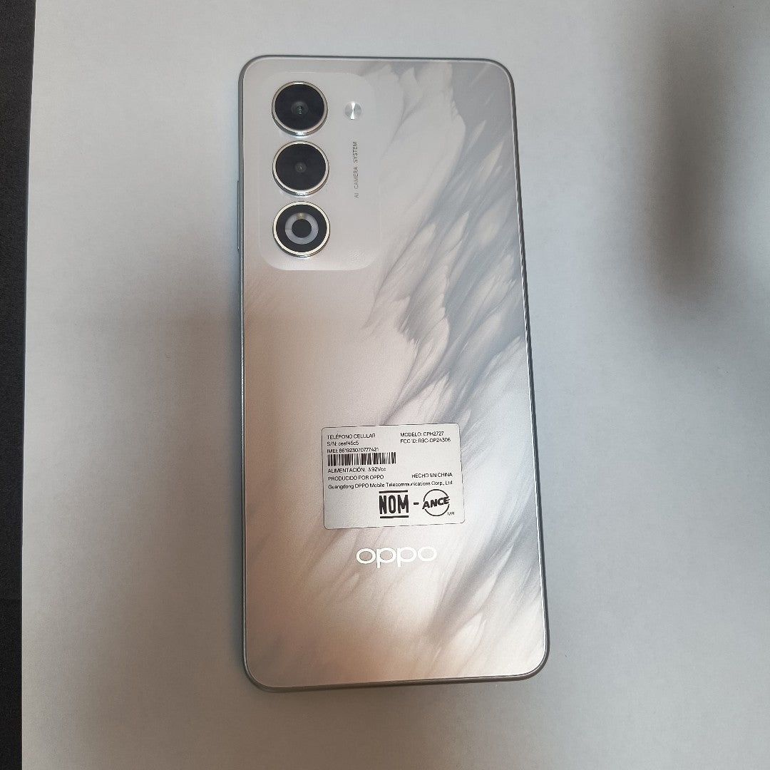 CELULAR OPPO  A5 CPH2727 (2025) 256 GB 4 GB RAM (SEMINUEVO)