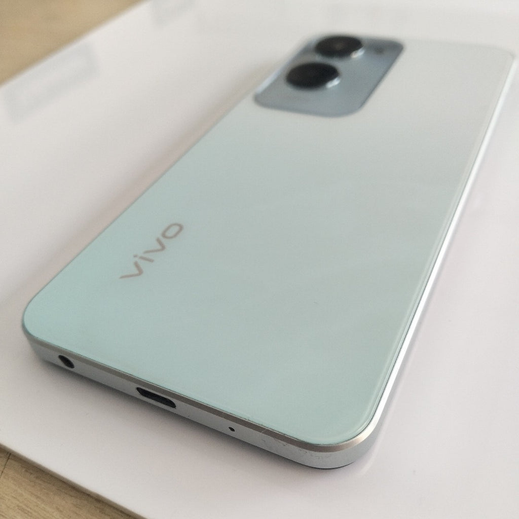 CELULAR VIVO Y18 V2333 128 GB 6 GB (SEMINUEVO)