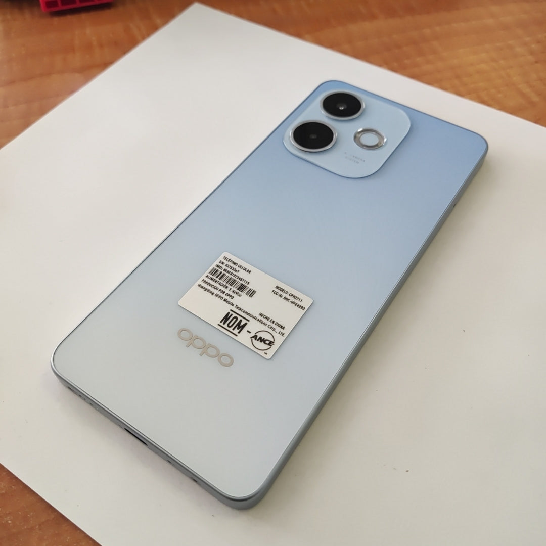 CELULAR OPPO  A5 PRO CPH2711 (2025) 256 GB 8 GB RAM (SEMINUEVO)