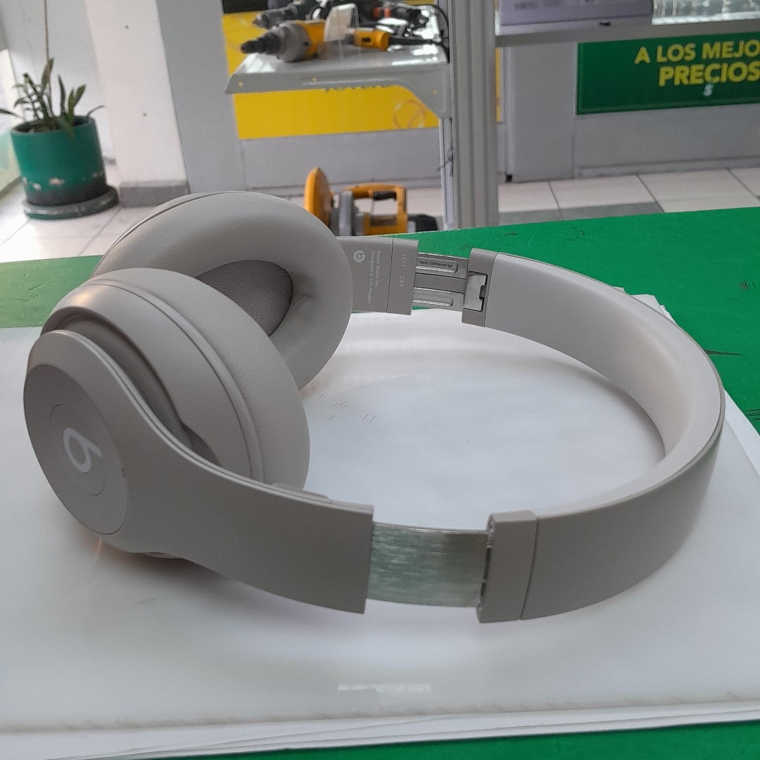 AUDIFONOS BEATS STUDIO PRO INALAMBRICO OVER EAR (SEMINUEVO)