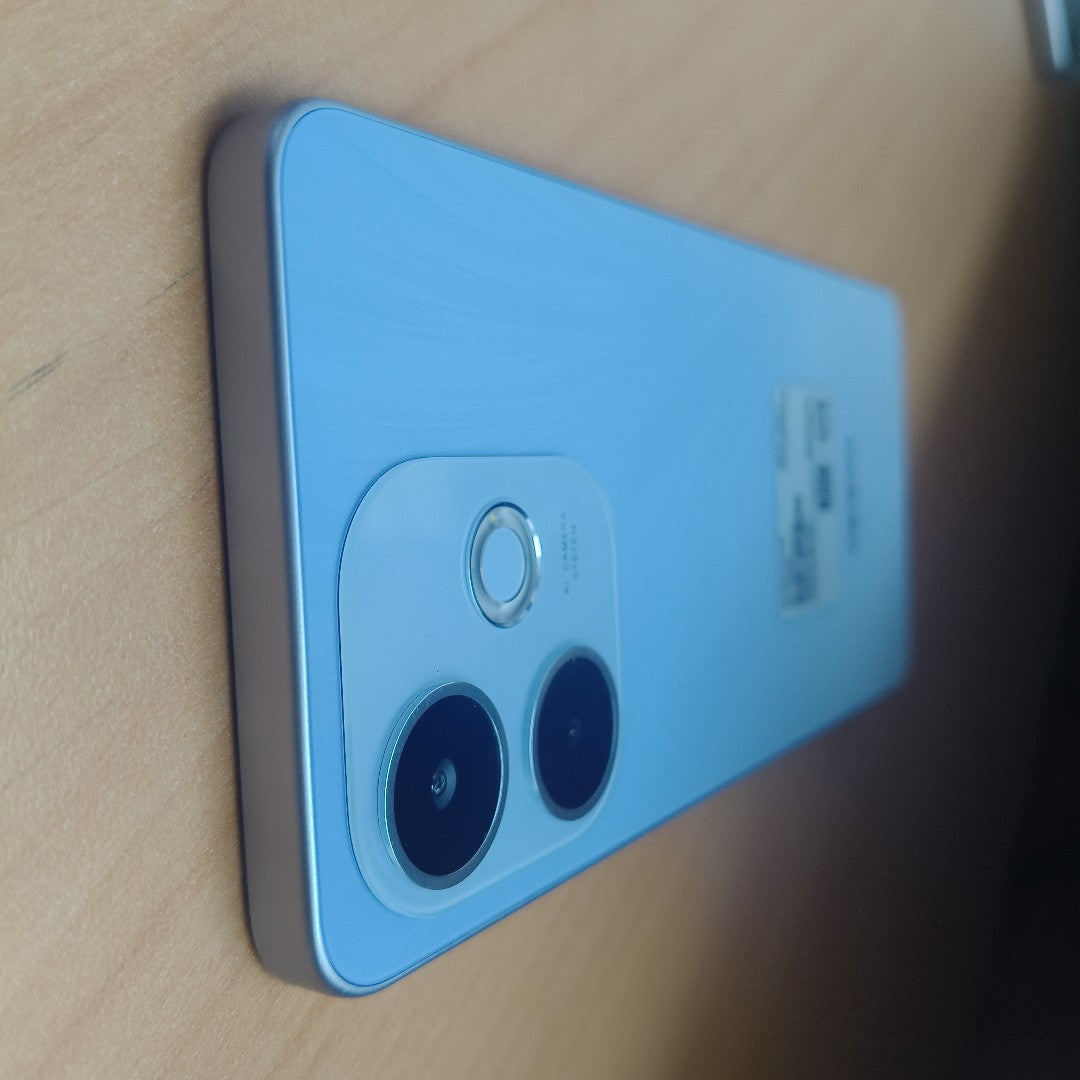 CELULAR OPPO  A5 PRO CPH2711 (2025) 256 GB 8 GB RAM (SEMINUEVO)