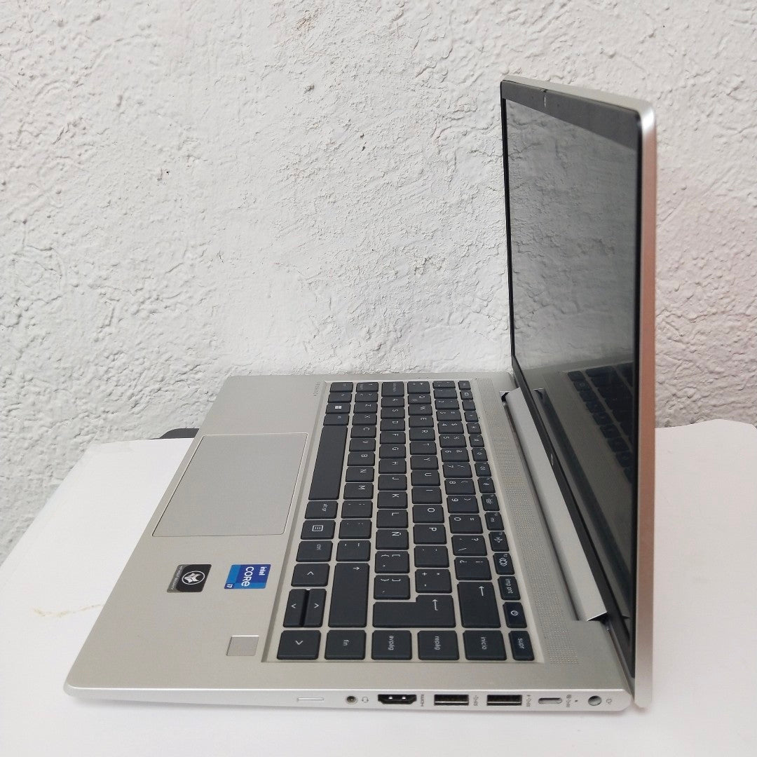 LAPTOP HP PROBOOK 440 G9 (2024) 512 GB SSD 16 GB RAM (SEMINUEVO)