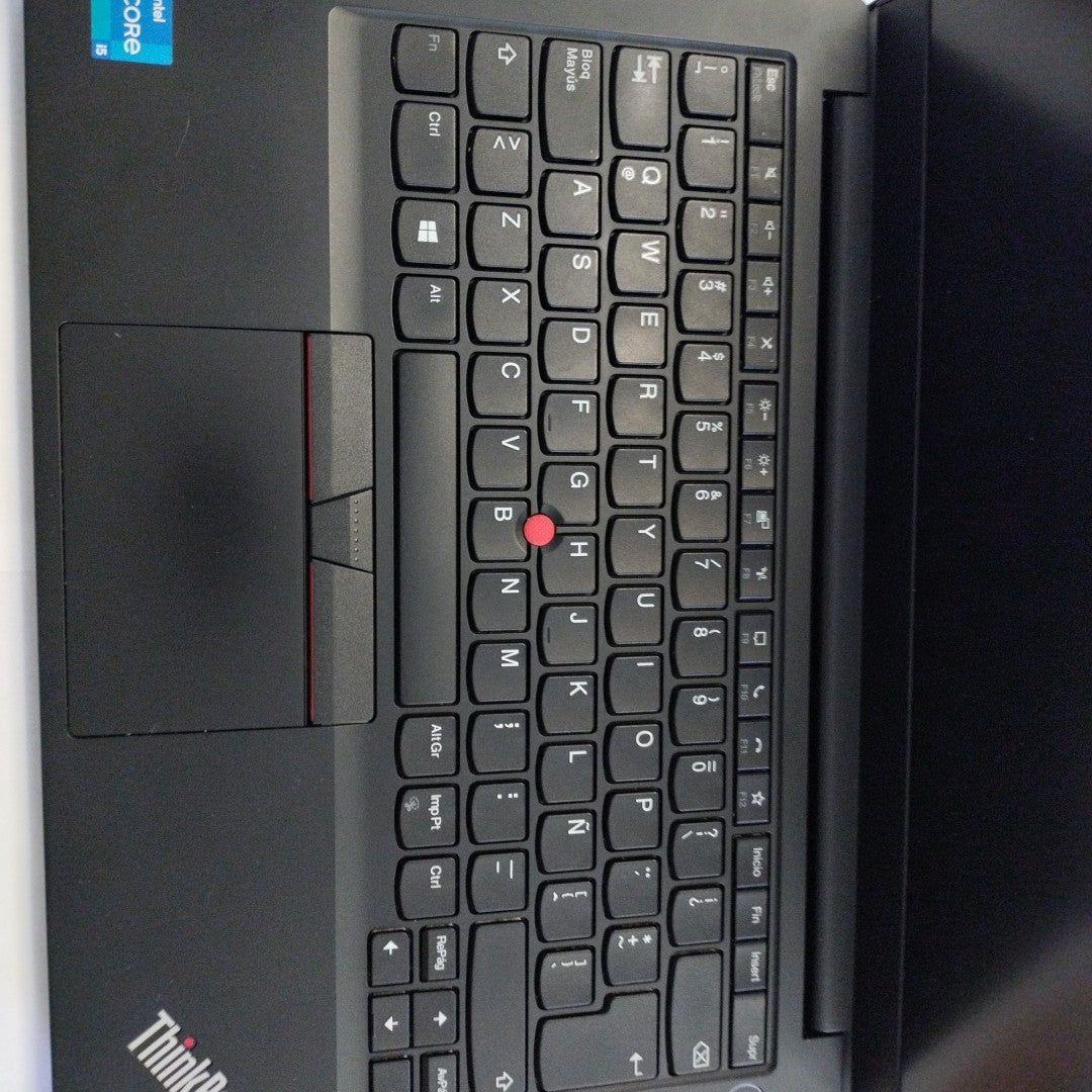 LAPTOP LENOVO THINKPAD E14 GEN 2 (2022) 512 GB SSD 16 GB RAM (SEMINUEVO)