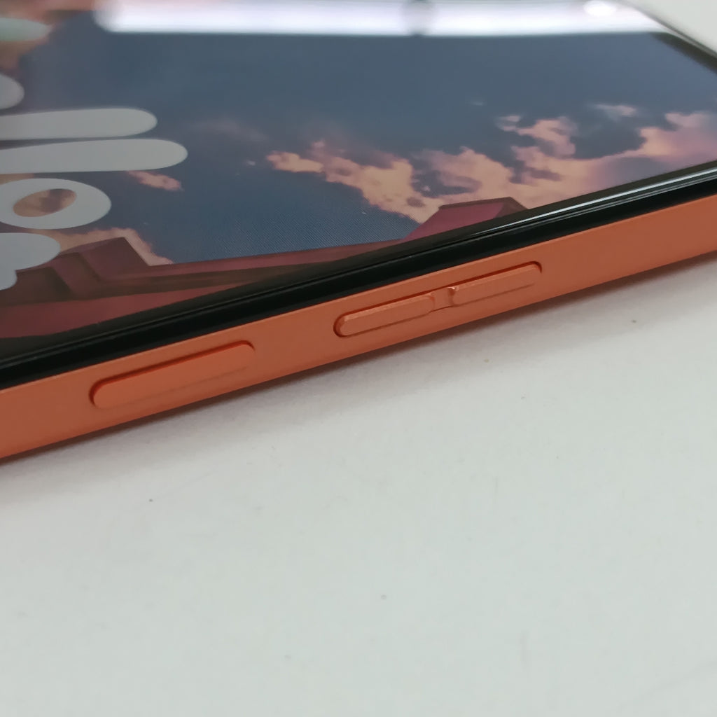 CELULAR MOTOROLA MOTO G06 XT2535-2 (2025) 64 GB 4 GB RAM (SEMINUEVO)