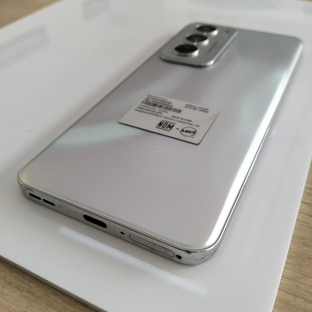 CELULAR OPPO   RENO12 5G CPH2625 (2024) 512 GB 12 GB RAM (SEMINUEVO)
