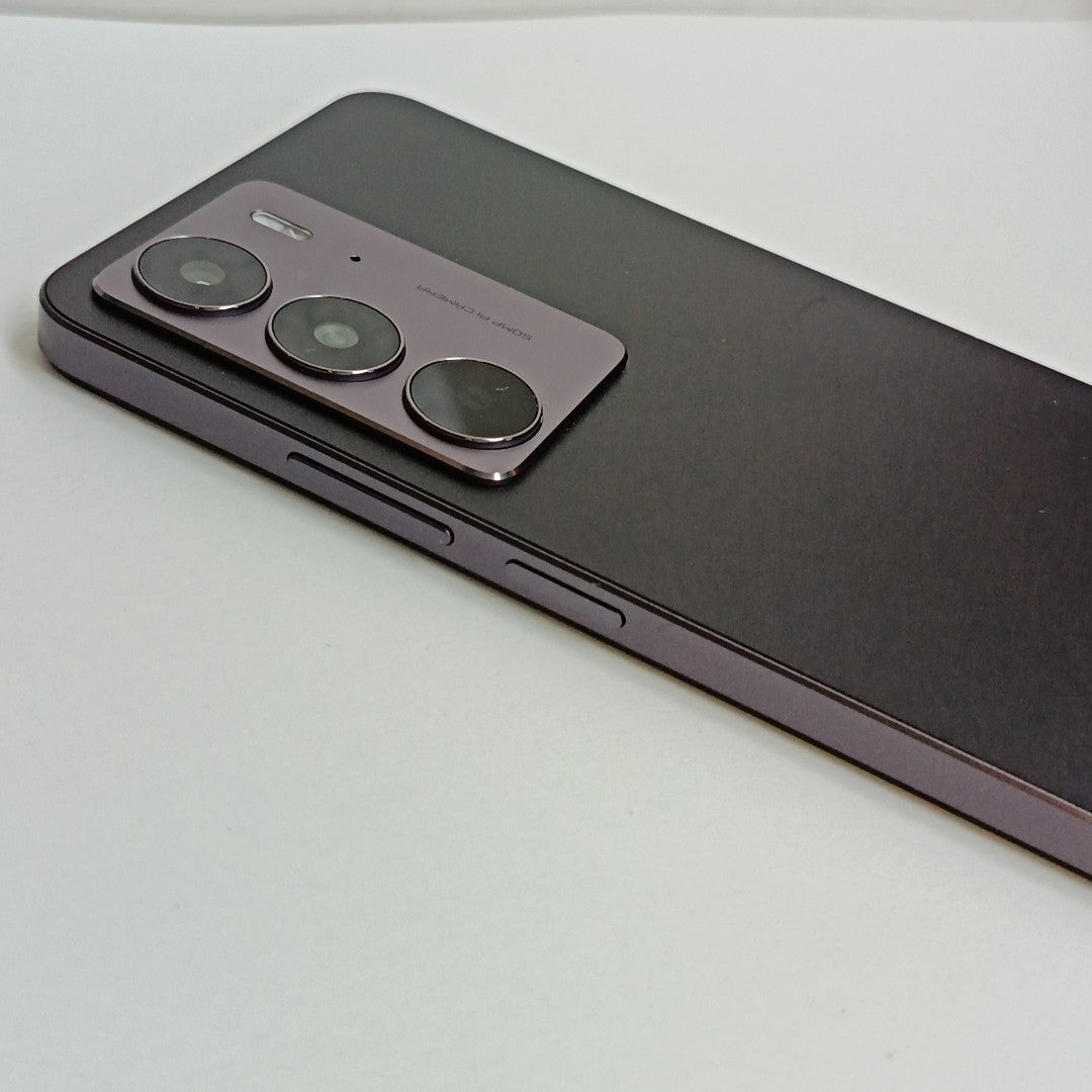 CELULAR REALME C75 RMX3941 (2025) 256 GB 8 GB RAM (SEMINUEVO)