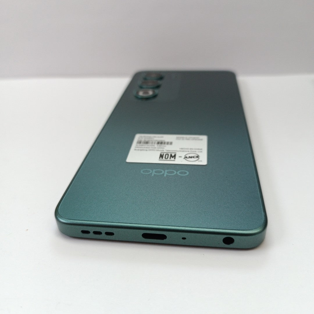 CELULAR OPPO  A5 CPH2727 (2025) 256 GB 4 GB RAM (SEMINUEVO)